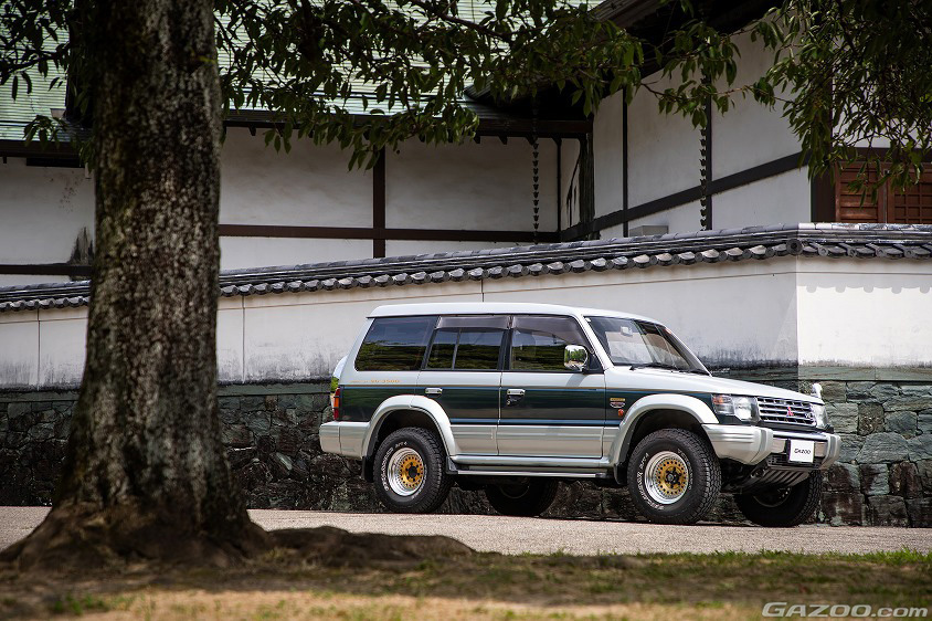 GAZOO愛車取材会の会場である徳島県の『徳島中央公園』で取材した三菱・パジェロ(V45W型)