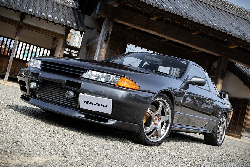 GAZOO愛車取材会の会場である徳島県の『徳島中央公園』で取材した日産・スカイラインGT-R(BNR32型)