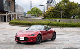 還暦を迎えてスタートした青春の第二章。真っ赤な2シーターで駆け巡る