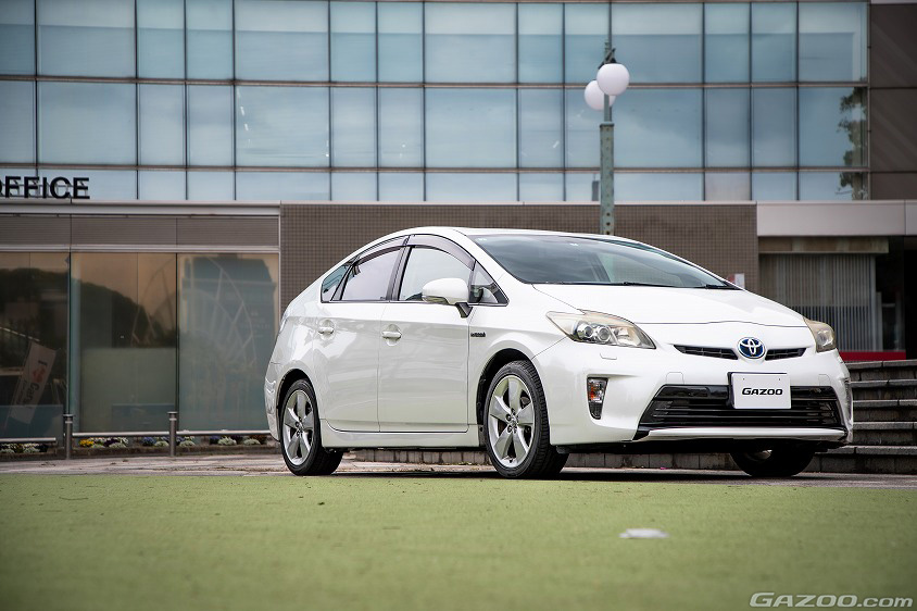 GAZOO愛車取材会の会場である『米子駅前だんだん広場』で取材したトヨタ・プリウス ツーリングセレクション(ZVW30型)