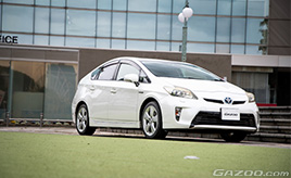 多彩な活動を展開する現役アイドルが選んだプリウスは、信頼性に富み省燃費性能も高い敏腕マネージャー