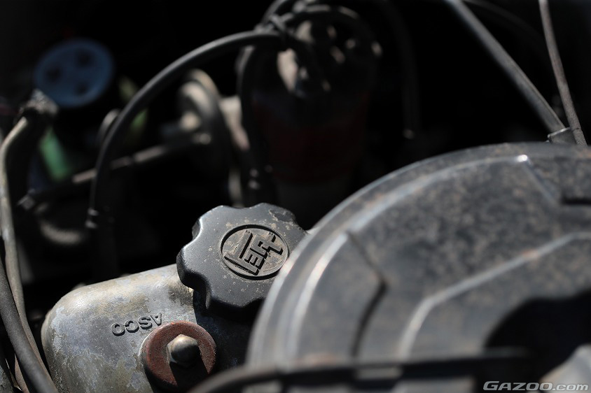 トヨタ・パブリカピックアップのエンジンルーム