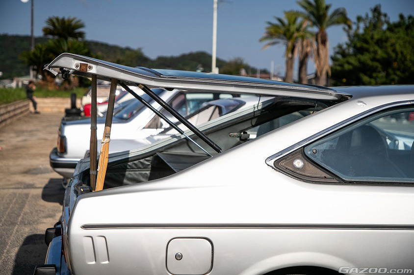 日産・バイオレット（2代目）のリヤハッチ