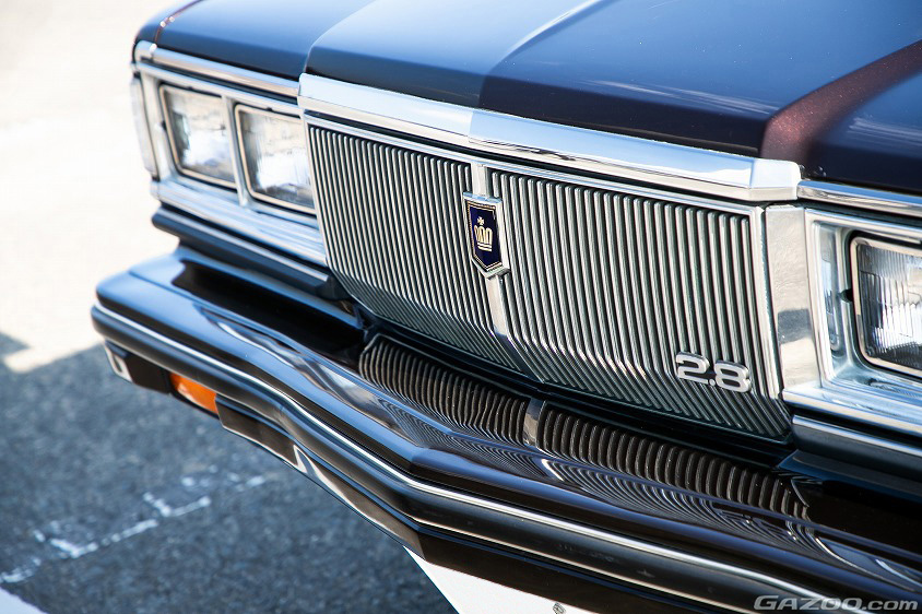 トヨタ・クラウン（6代目鬼クラ）の「鬼クラ」の何ふさわしいグリルとバンパー