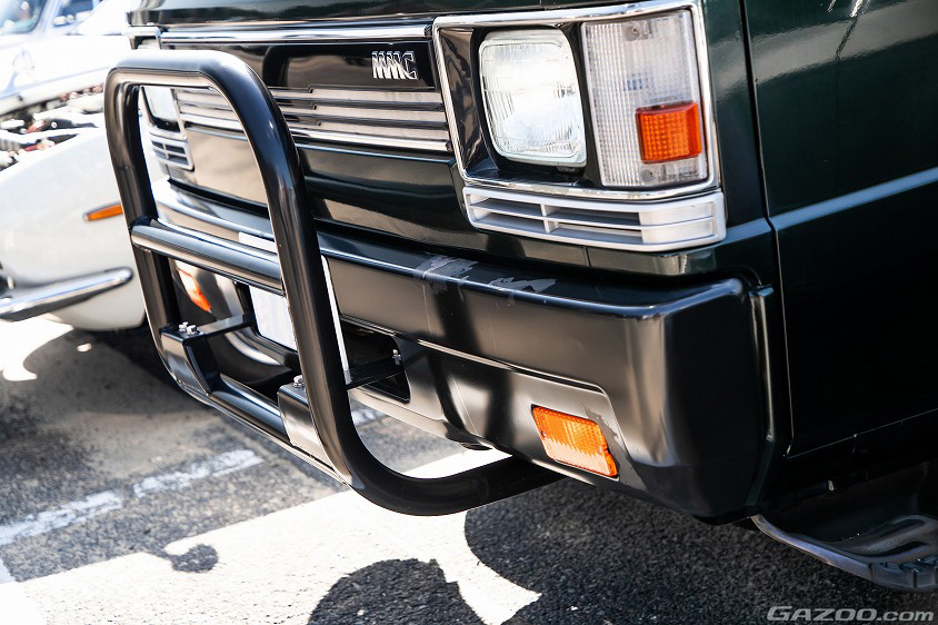 三菱・デリカスターワゴン（初代）のパンパ―とパンパ―ガード