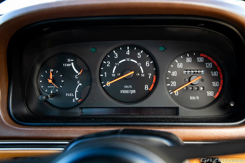 マツダ・サバンナRX-7のメーター