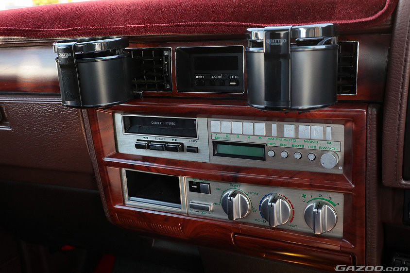 日産・グロリア（Y30）のオーディオとエアコン