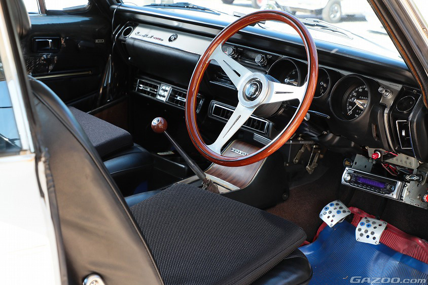 トヨペット コロナマークIIの運転席