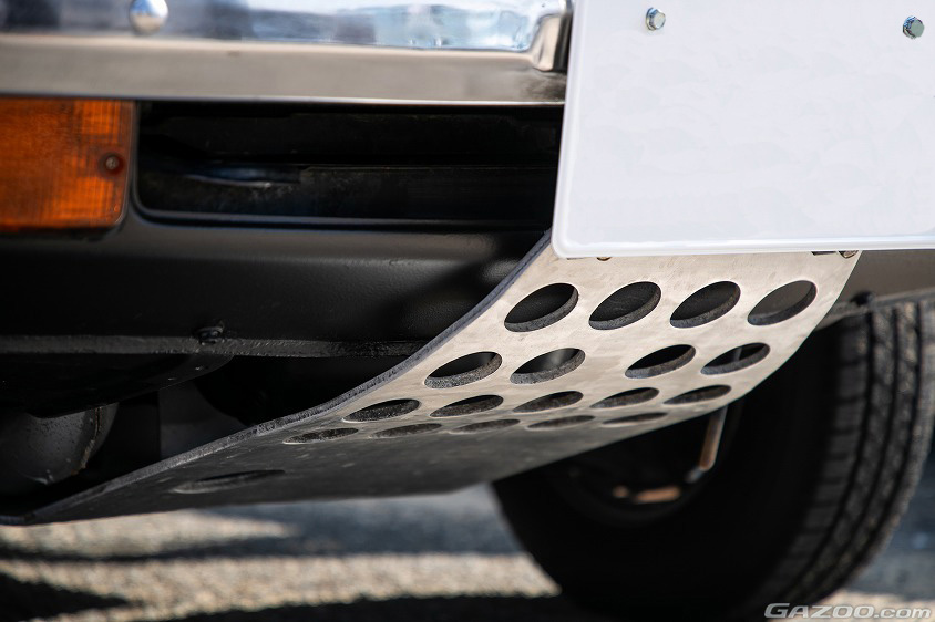 スバル・初代レオーネ1600RXに取り付けたスキッドプレート