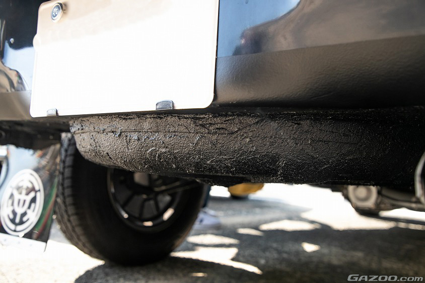 スバル・初代レオーネ1600RXのボディ下回り