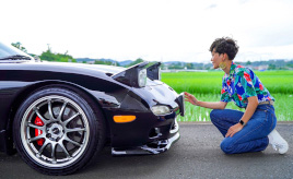 エンジンが好きすぎて転職!? メンテもこなす女性オーナーのこだわりRX-7ライフ