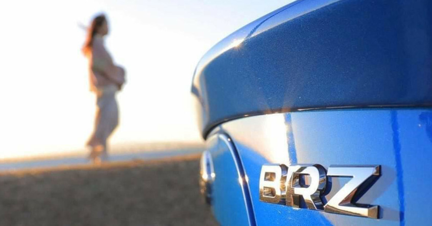 BRZまぁたん♡♡ 免許すら持っていなかった女子が、スバルBRZ、しかもMTオーナーに