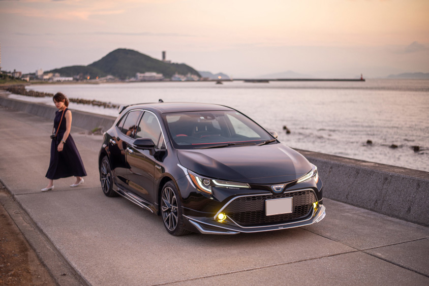 トヨタのカローラスポーツとRiRiKAさん