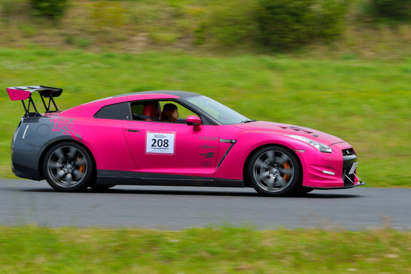 走る日産GT-R（R35）