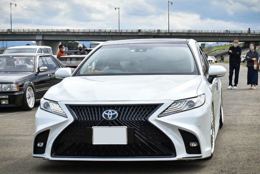 Vipカーのスタイルに憧れて カムリでその夢を叶えた 22歳のクルマ女子 トヨタ自動車のクルマ情報サイト Gazoo Vipカーのスタイルに憧れて カムリでその夢を叶えた 22歳のクルマ女子 トヨタ自動車のクルマ情報サイト Gazoo