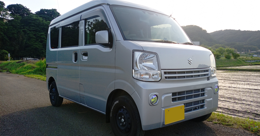 軽自動車は茶室だ。タイトで限られた空間に安らぎがある スズキ