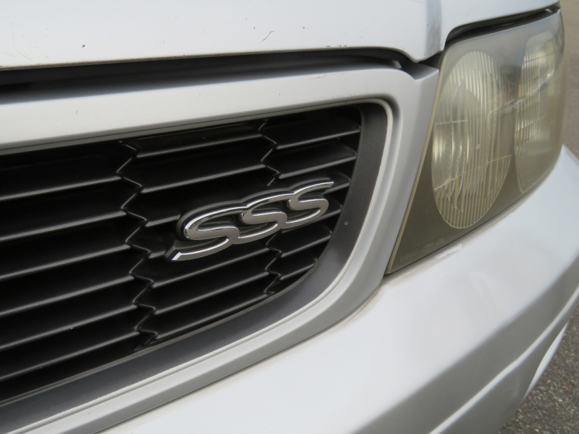 日産・ブルーバードのグリル