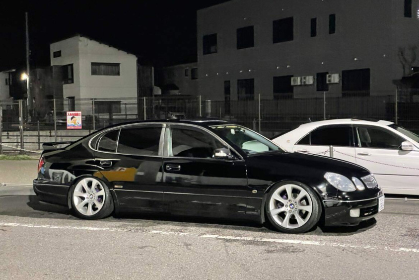 トヨタ・アリストの右サイド