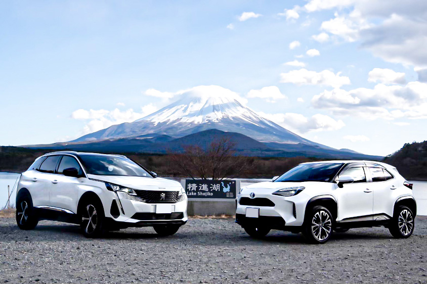トヨタ・ヤリスクロスと富士山