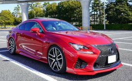 私、走るのが好き！RC-Fとどこまでも行きたい、クルマ女子