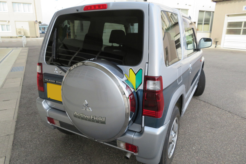 三菱・パジェロミニのリアビュー