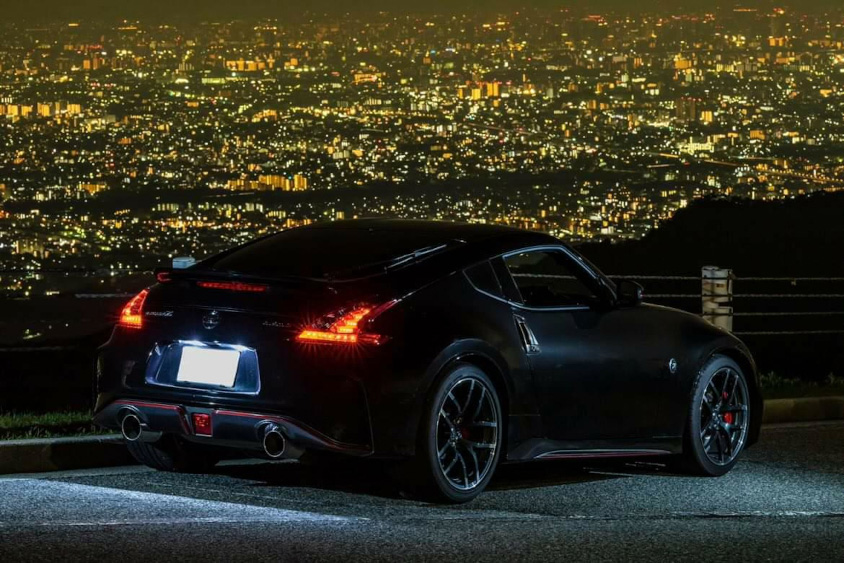 日産・フェアレディZ バージョンNISMOと夜景