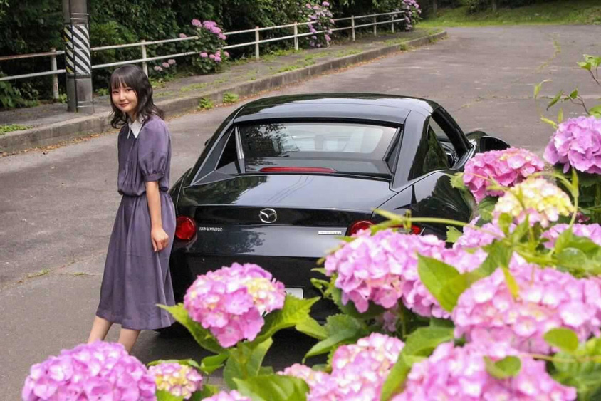 あじさいとマツダ・NDロードスター