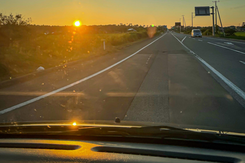 ダイハツ・ムーブラテから見る夕日