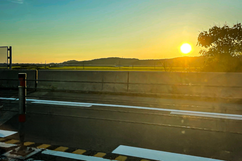 ダイハツ・ムーブラテから眺める夕日
