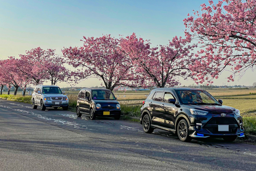 ダイハツ・ムーブラテと友人の愛車