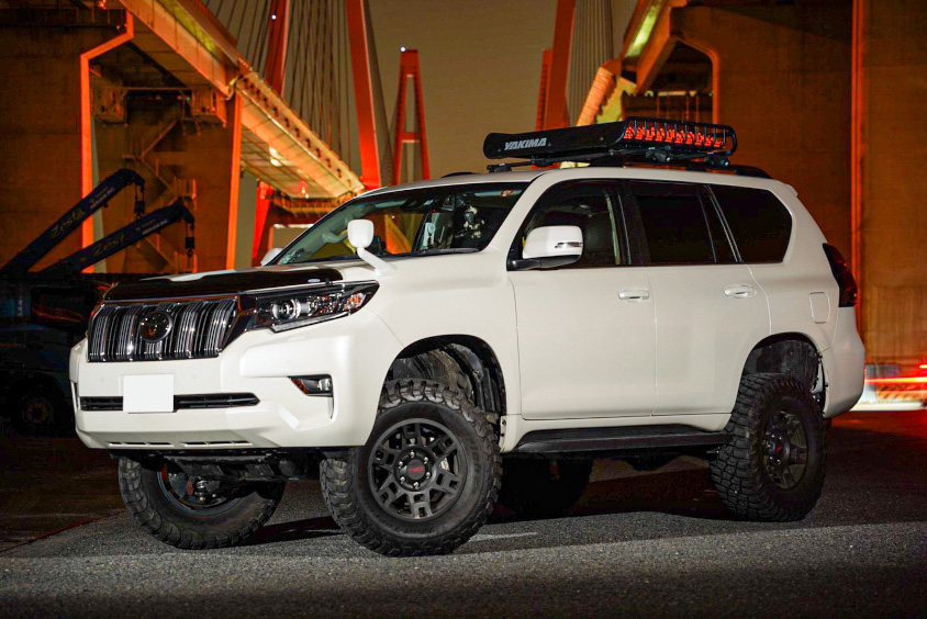 トヨタ・ランドクルーザープラドの映え写真