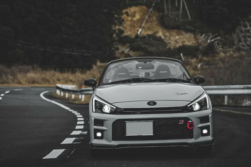 トヨタ・コペンGR SPORTのフロントビュー