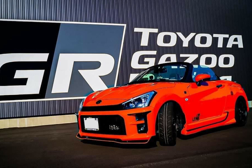 トヨタ・コペンGR SPORTの左フロントビュー