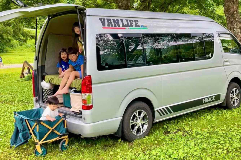 トヨタ・ハイエースでアウトドアを楽しむ