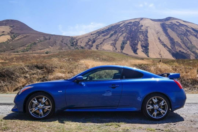 日産・スカイライン（CKV36型）のサイドビュー