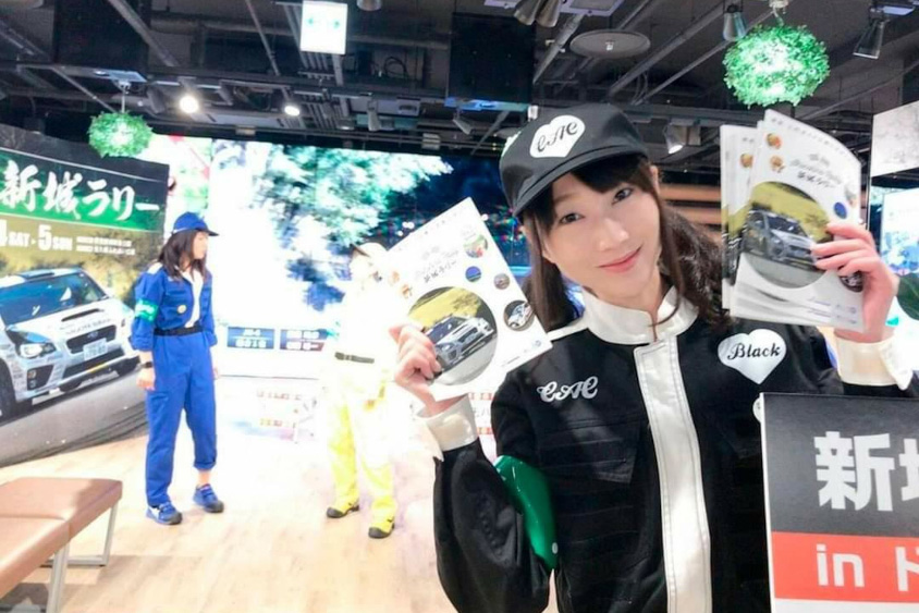 クルマ好きガールズユニットとして活躍するエリさん