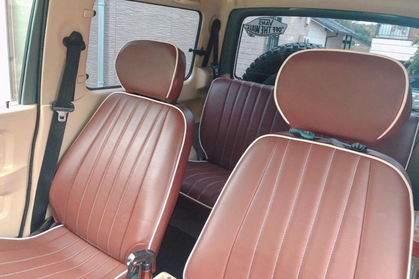 スズキ・ジムニーのおしゃれな車内