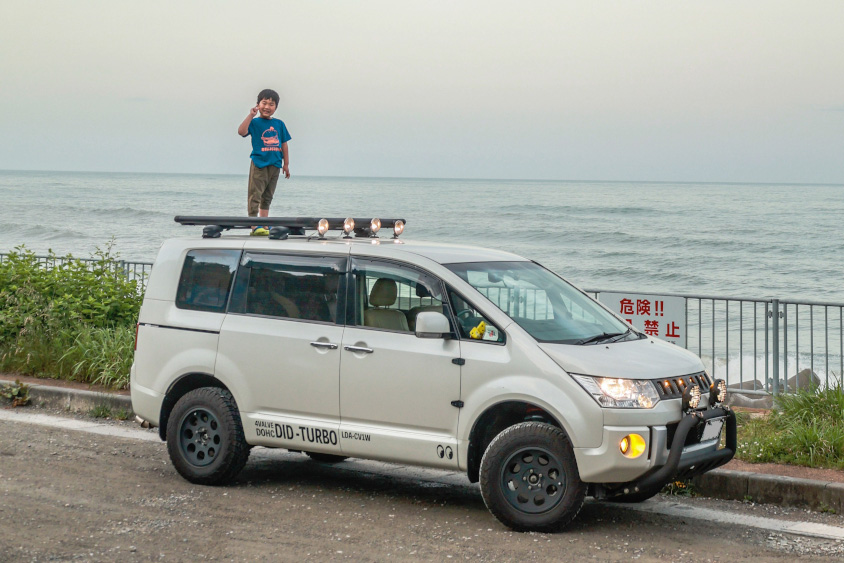 三菱・デリカD:5と海