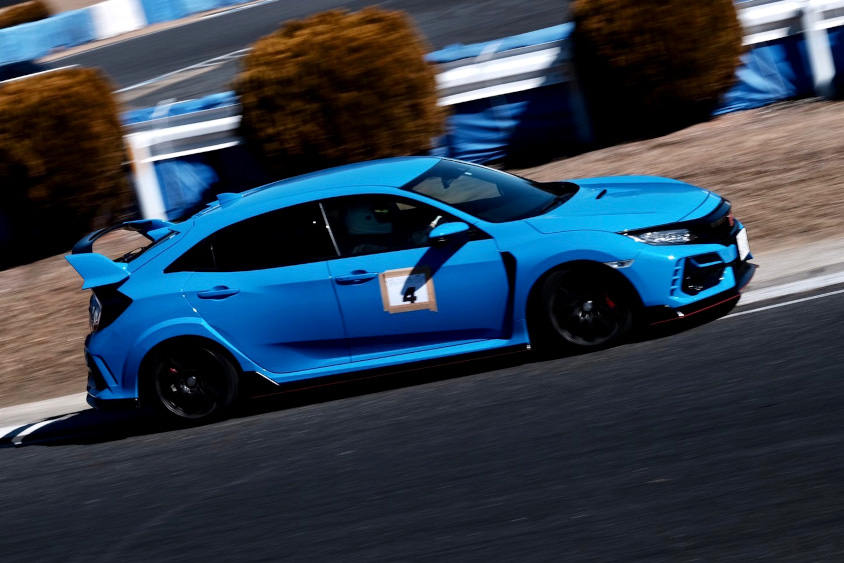 ホンダ・シビック タイプRのサーキット走行