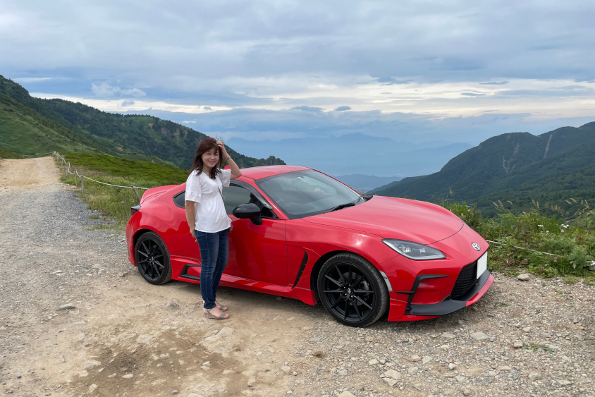 トヨタ・GR86とMAYUさん