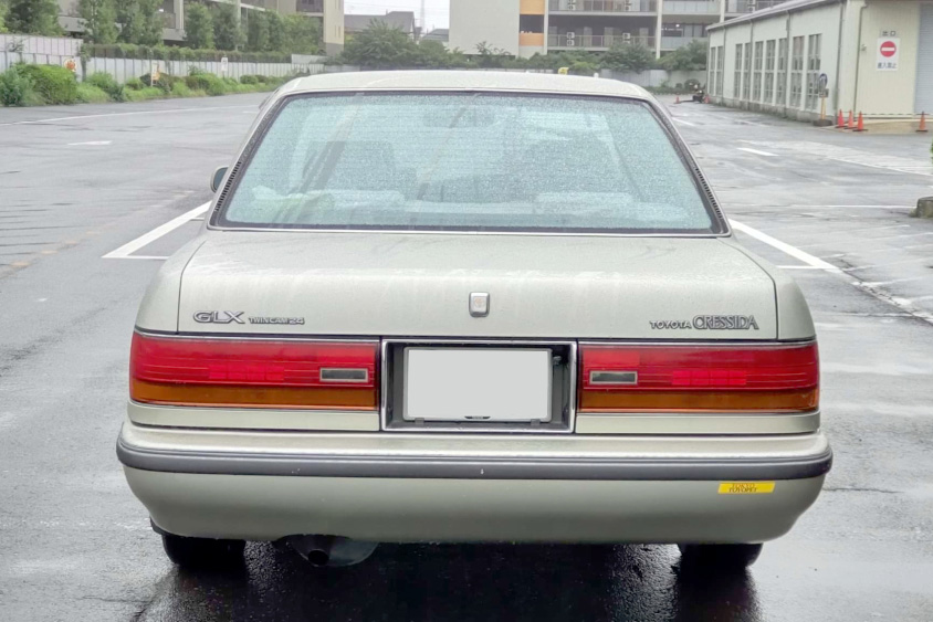 トヨタ・マークⅡ（クレシーダ仕様）のリアビュー