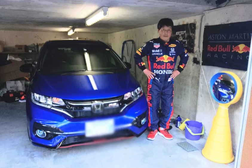 ホンダ・フィットRSとオーナーの山本さん