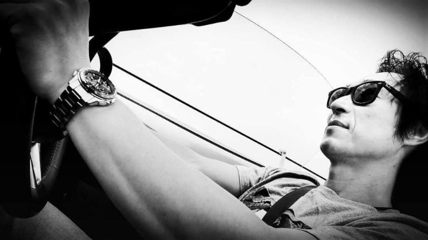 マツダ・ロードスターを運転する三沢さん