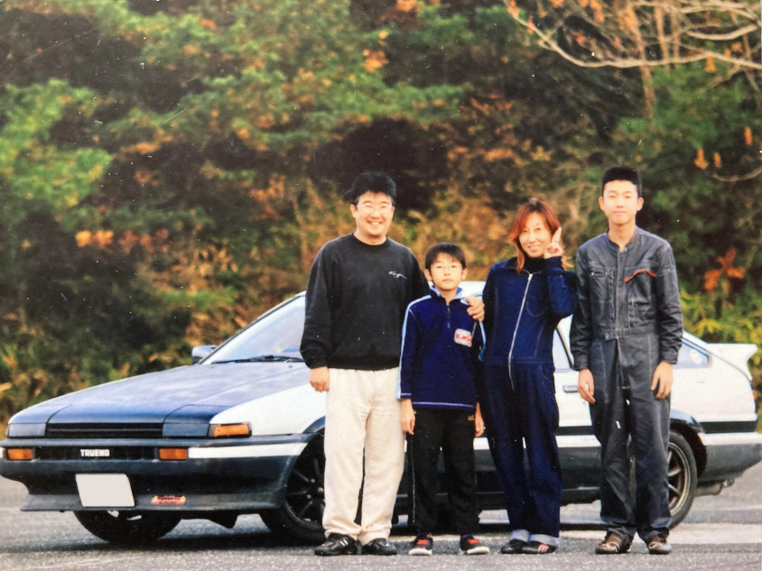 トヨタ・スプリンタートレノ（AE86）と西村さんご一家