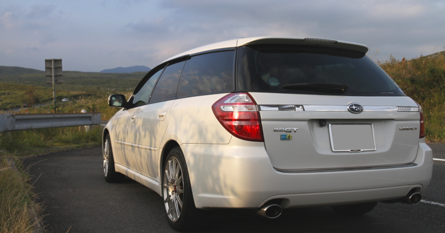 SUBARUレガシィを愛車として迎え入れ9年目に突入。それは、自分