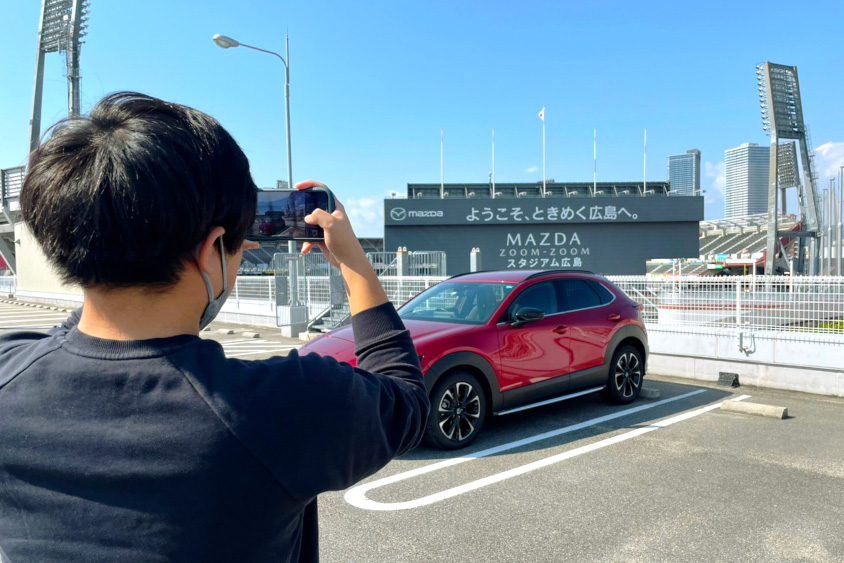 マツダ・CX-30とマツダスタジアム