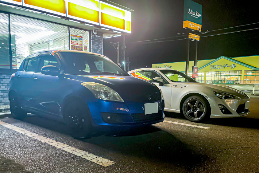 スズキ・スイフトで友達の86とドライブ