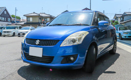 まるでガチャガチャを回すようなクルマ選びで僕のところにきたスズキ・スイフト