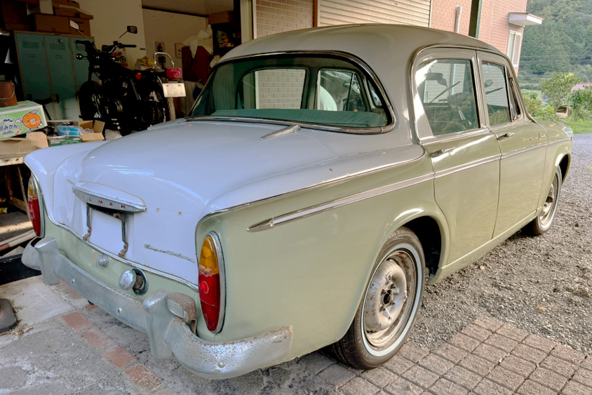 いすゞ・ヒルマンミンクスの右リアビュー