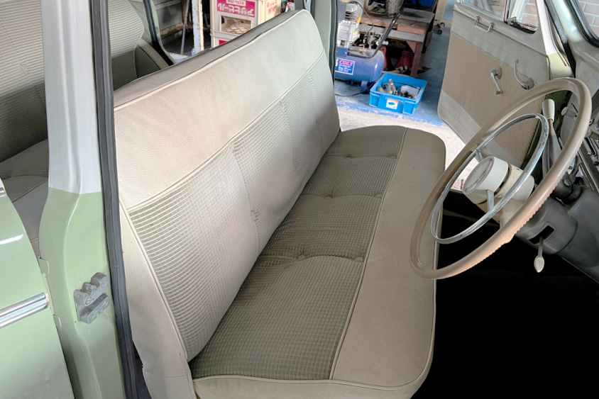 いすゞ・ヒルマンミンクスのフロントシート